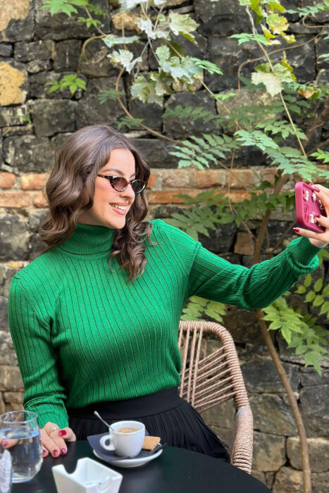 TURTLE NECK ONE COLOR WOMEN SWEATSHIRT GREEN/JESHILE - 1