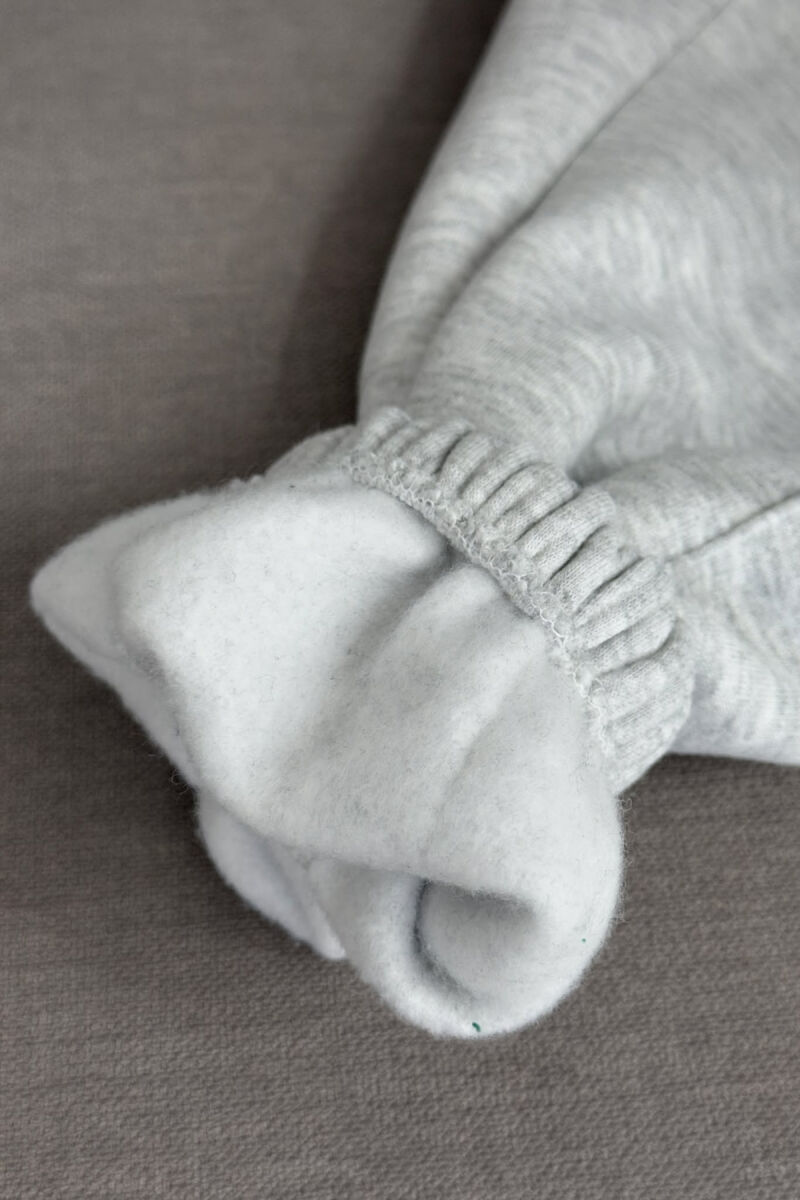 TUTA ME PUSH PËR FEMRA NË NGJYRËN GRI E ZBARDHUR - 6