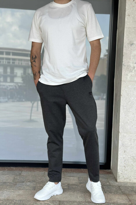 TUTA NJË NGJYRËSHE ME LOGO TË VOGEL PËR MESHKUJ NË NGJYRËN GRI TË ERRËT - KLAUDIO FASHION