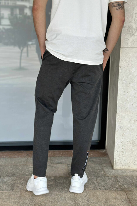 TUTA NJË NGJYRËSHE ME LOGO TË VOGEL PËR MESHKUJ NË NGJYRËN GRI TË ERRËT - 4