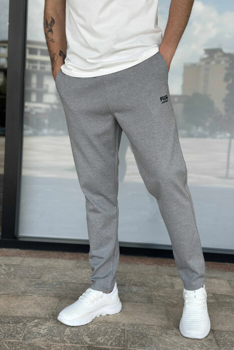 TUTA NJË NGJYRËSHE ME LOGO TË VOGEL PËR MESHKUJ NË NGJYRËN GRI TË ZBARDHUR - 2