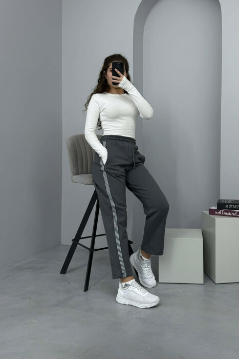 TUTA NJË NGJYRËSHE ME PUSH DHE VIJA PËR FEMRA NË NGJYRË GRI - 2