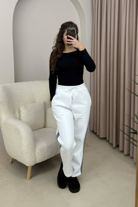 TUTA NJË NGJYRËSHE ME PUSH DHE VIJA PËR FEMRA NË NGJYRË TË BARDHË - KLAUDIO FASHION