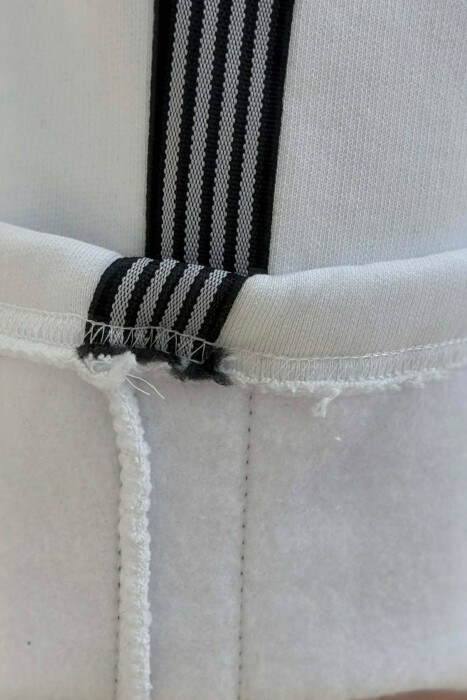 TUTA NJË NGJYRËSHE ME PUSH DHE VIJA PËR FEMRA NË NGJYRË TË BARDHË - 6