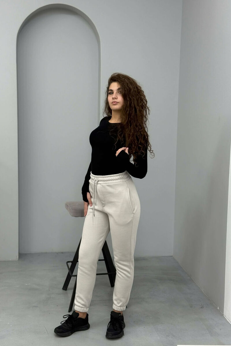 TUTA NJË NGJYRËSHE ME PUSH PËR FEMRA NË NGJYRË GRI E SHNDRITSHME - 2