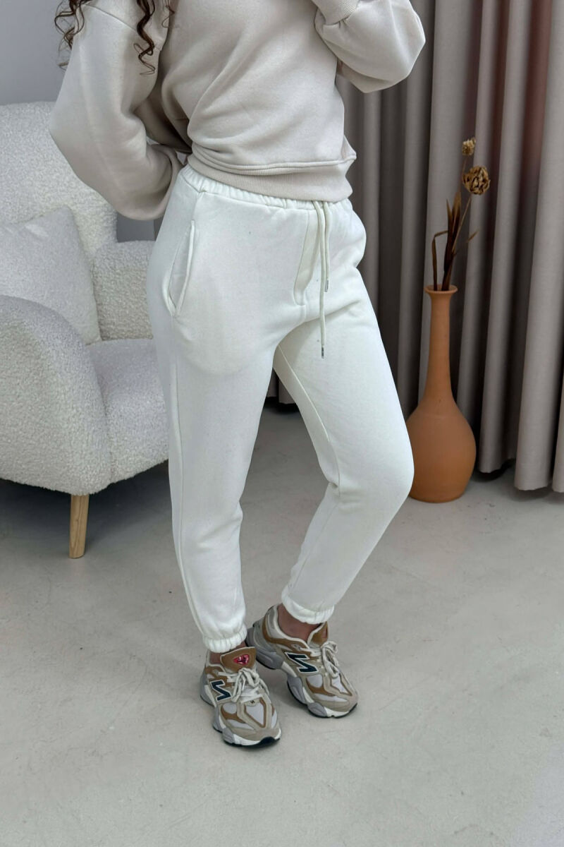 TUTA NJË NGJYRËSHE ME PUSH PËR FEMRA NË NGJYRË KREM - 3