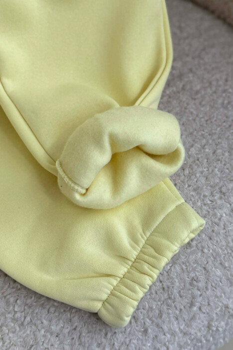 TUTA NJE NGJYRESHE ME PUSH PER FEMRA NE NGJYRE TE VERDHE - 3