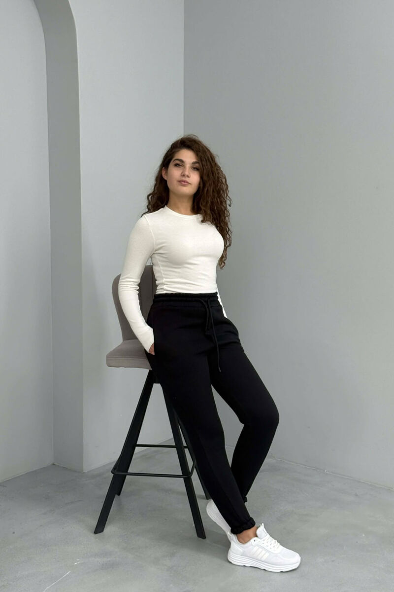 TUTA NJË NGJYRËSHE ME PUSH PËR FEMRA NË NGJYRË TË ZEZË - 2