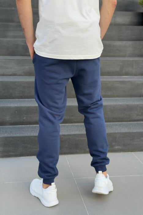 TUTA NJË NGJYRËSHE ME PUSH PËR MESHKUJ NË NGJYRËN BLU - 4