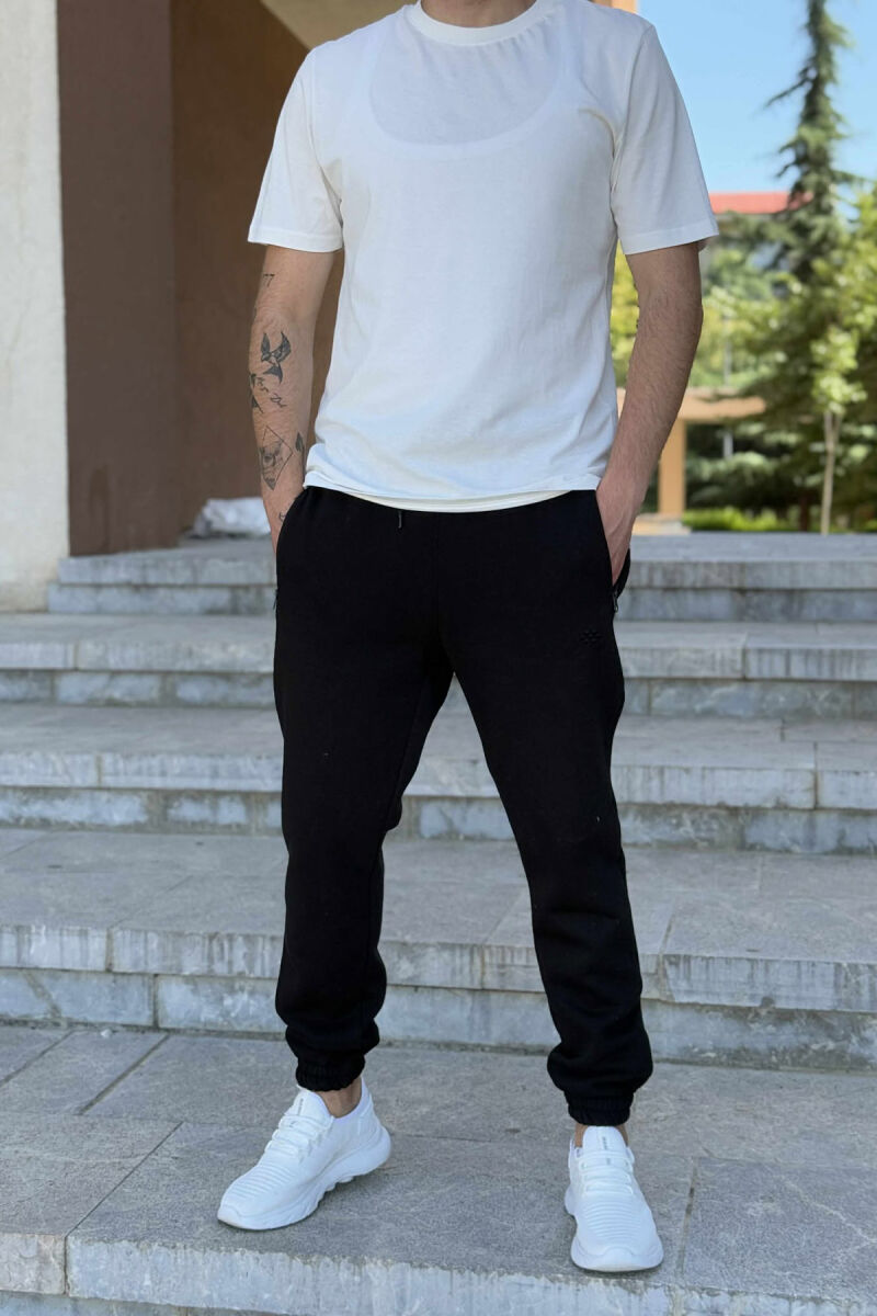 TUTA NJË NGJYRËSHE ME PUSH PËR MESHKUJ NË NGJYRËN E ZEZË - 1