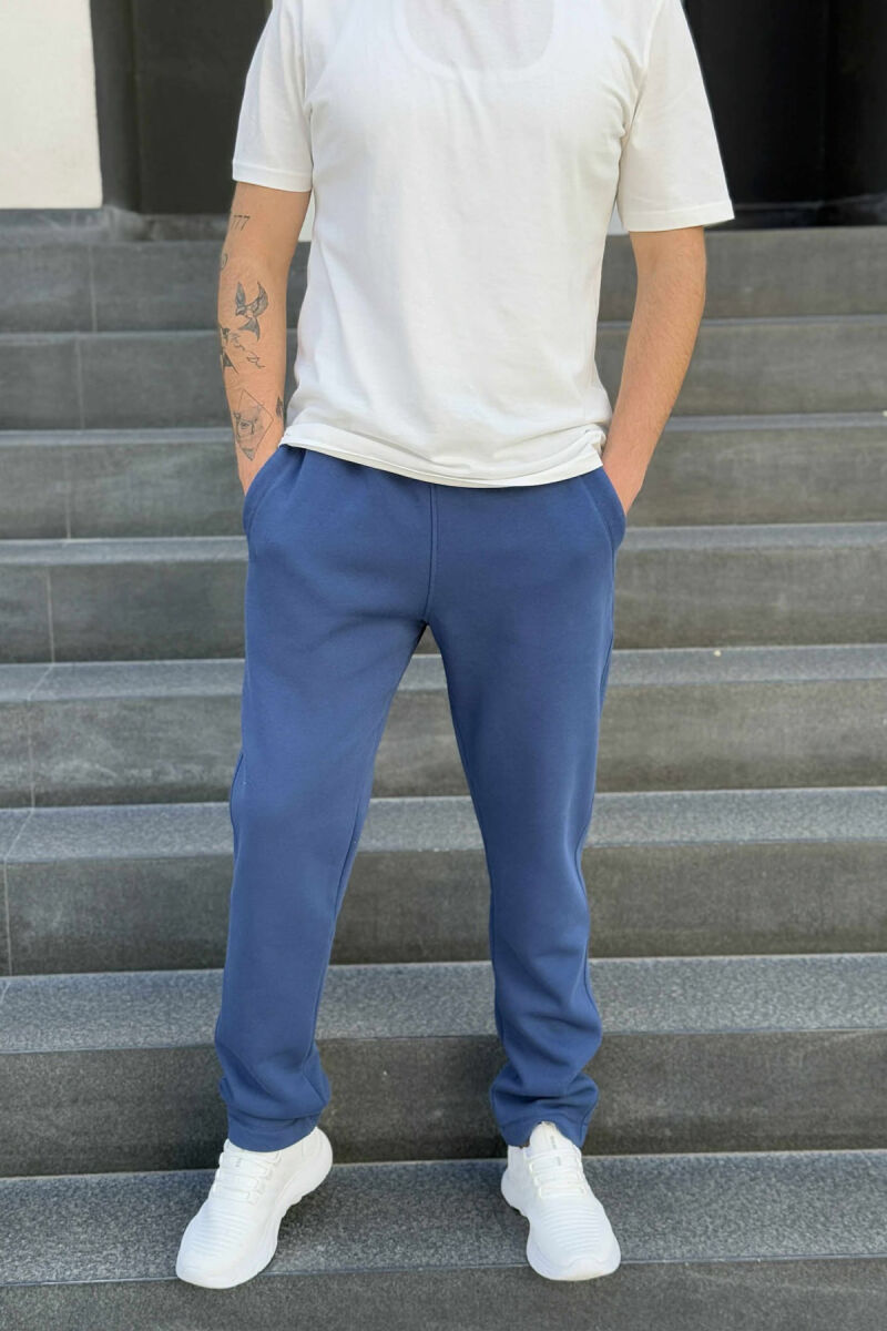 TUTA NJË NGJYRËSHE TË THJESHTA ME PUSH PËR MESHKUJ NË NGJYRËN BLU - 1