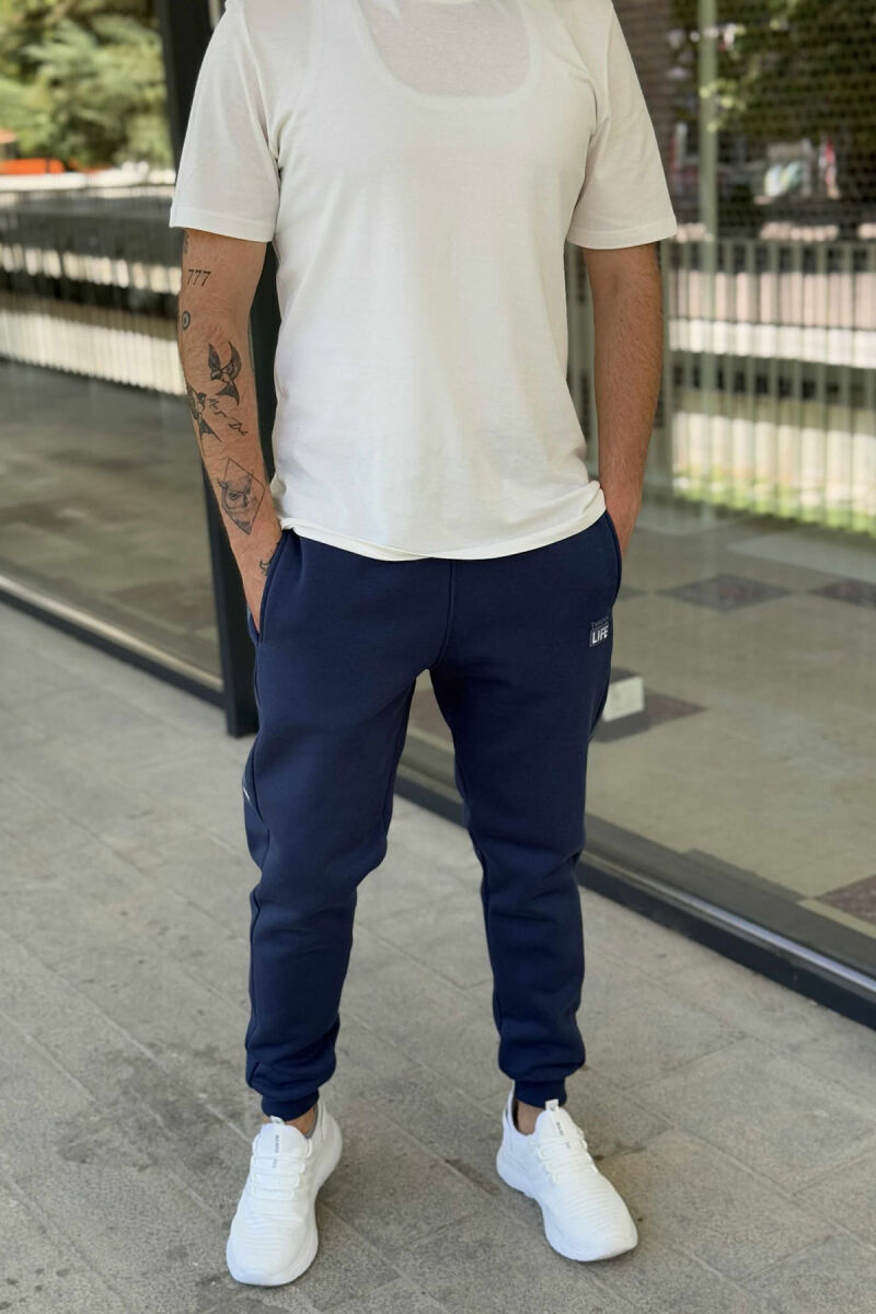 TUTA NJË NGJYRËSHE TË THJESHTA ME PUSH PËR MESHKUJ NË NGJYRËN BLU - 2