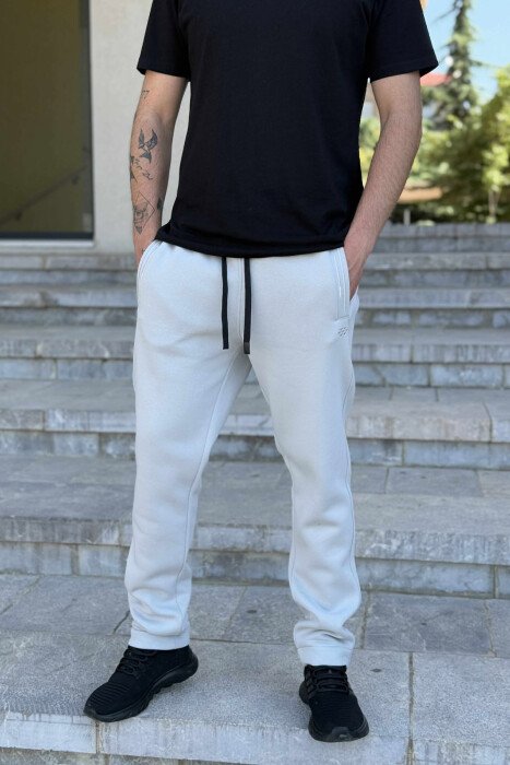 TUTA NJË NGJYRËSHE TË THJESHTA PËR MESHKUJ NË NGJYRËN GRI E ZBARDHUR - KLAUDIO FASHION