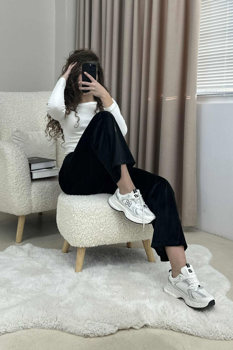 TUTA TË GJERA VELVET PËR FEMRA NË NGJYRËN E ZEZË - 2