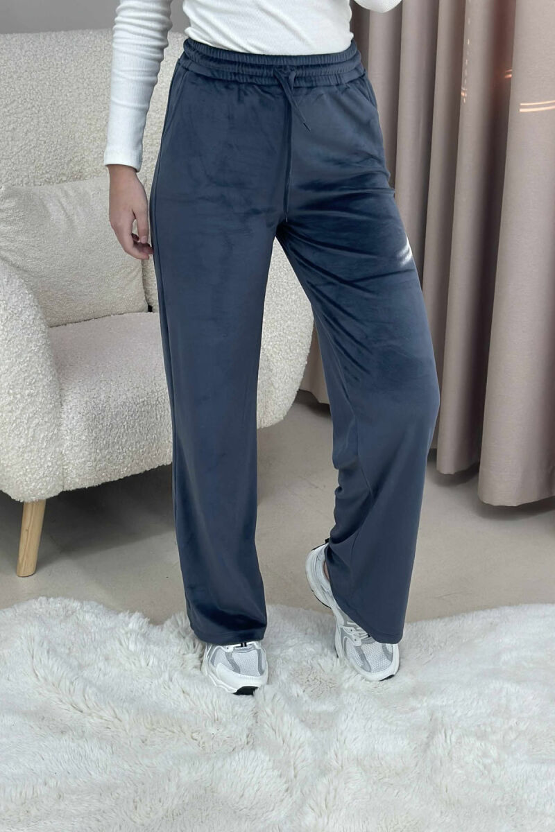 TUTA TË GJERA VELVET PËR FEMRA NË NGJYRË GRI - 5