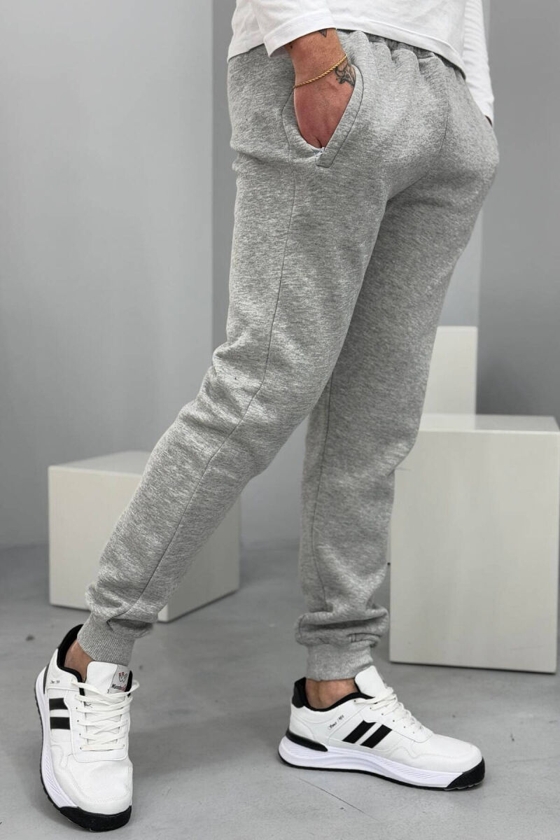 TUTA TË THJESHTA ME PUSH PËR MESHKUJ NË NGJYRËN GRI TË ZBARDHUR - 2