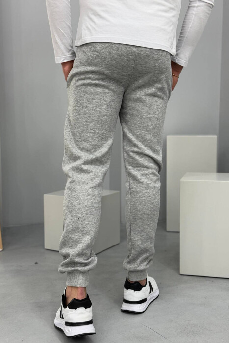 TUTA TË THJESHTA ME PUSH PËR MESHKUJ NË NGJYRËN GRI TË ZBARDHUR - 3