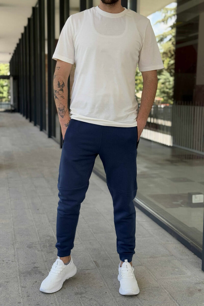 TUTA TË THJESHTA ME SHKRIME PËR MESHKUJ NË NGJYRËN BLU - 1