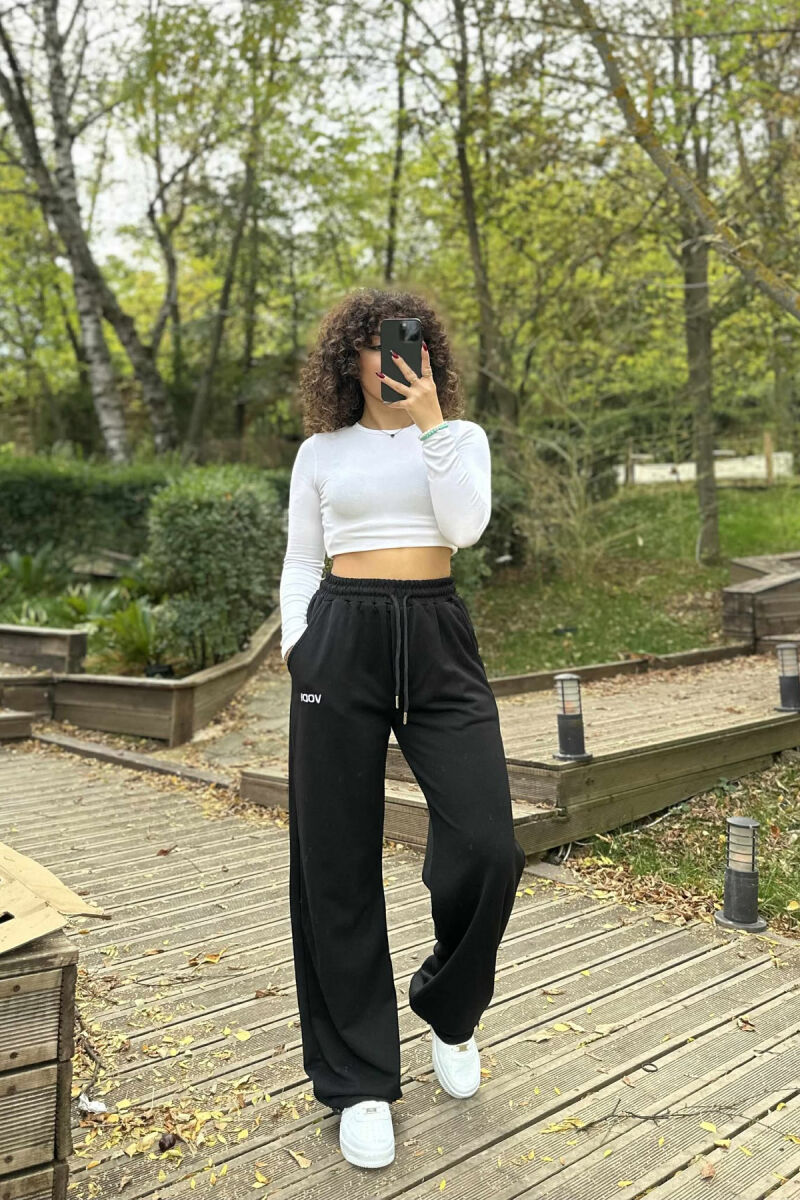 TUTA TË THJESHTA ME SHKRIME TË VOGLA PËE FEMRA NË NGJYRË TË ZEZË - 4