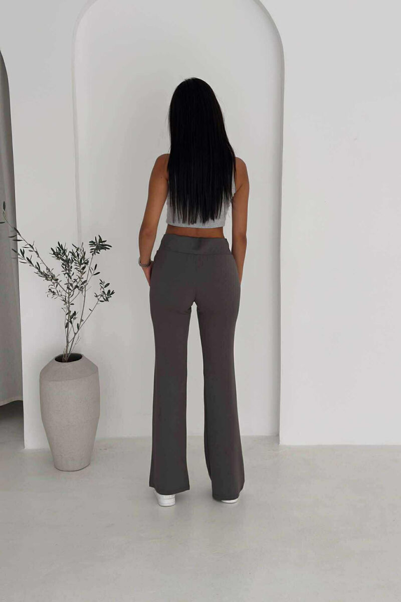 TUTA TË THJESHTA NJË NGJYRËSHE ELASTIKE PËR FEMRA NË NGJYRËN GRI - 10