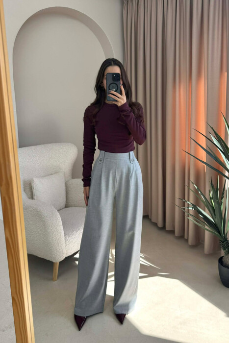 PANTALLONA TË THJESHTA PËR FEMRA NË NGJYRËN GRI E ZBARDHUR - KLAUDIO FASHION