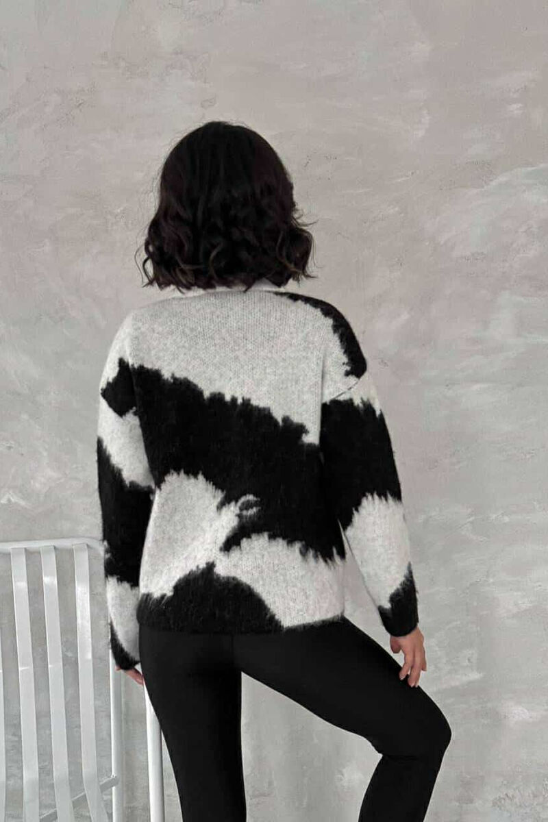 TWO COLORS WOMEN SWEATER BLACK-WHITE/ZEBA - 2