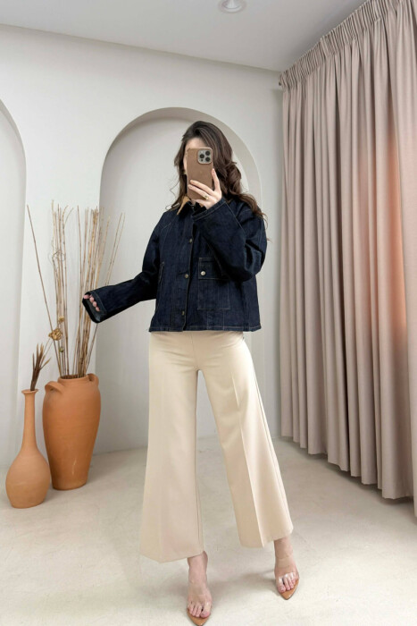 TWO FRONT POCKETS BUTTONED DENIM WOMAN JACKET DARK BLUE/BEE - 2