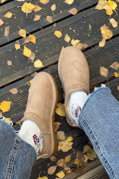 UGG NJE NGJYRESHE ME PUSH PER FEMRA NE NGJYRE BEZHE - 4