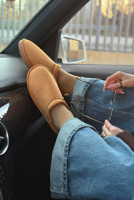 UGG NJE NGJYRESHE ME PUSH PER FEMRA NE NGJYRE KAFE - 2