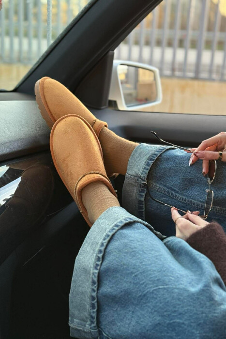 UGG NJE NGJYRESHE ME PUSH PER FEMRA NE NGJYRE KAFE - 6