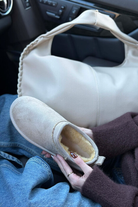 UGG NJE NGJYRESHE ME PUSH PER FEMRA NE NGJYRE KREM - 4