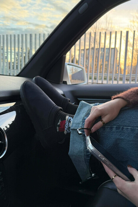 UGG NJE NGJYRESHE ME PUSH PER FEMRA NE NGJYRE TE ZEZE - 2