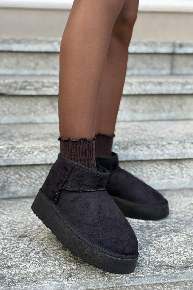 UGG TË SHKURTRA ME PLATFORMË TË LARTË PËR FEMRA NË NGJYRËN E ZEZË - 5