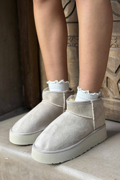 UGG TË SHKURTRA ME PLATFORMË TË LARTË PËR FEMRA NË NGJYRËN KREM - KLAUDIO FASHION