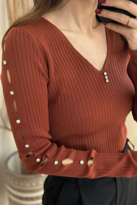 V NECK DIAMOND DETAILS WOMEN SWEATER BROWN/KAFE - 4