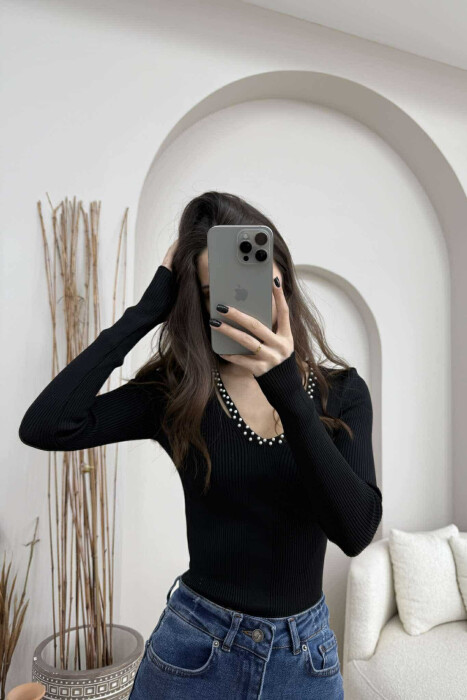 V NECK PEARL DETAILS ONE COLOR WOMEN SWEATER BLACK/ E ZEZE - 3