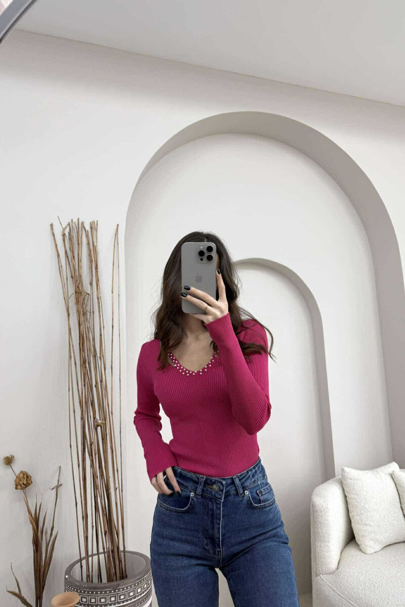 V NECK PEARL DETAILS ONE COLOR WOMEN SWEATER FUCHSIA/CIKLAMI - 4