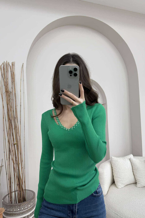 V NECK PEARL DETAILS ONE COLOR WOMEN SWEATER GREEN/JESHILE - 2
