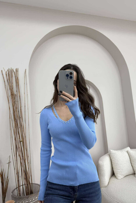 V NECK PEARL DETAILS ONE COLOR WOMEN SWEATER LIGHTBLUE/BZ - 2