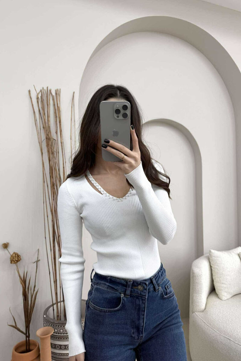 V NECK PEARL DETAILS ONE COLOR WOMEN SWEATER WHITE-E BARDHE - 1