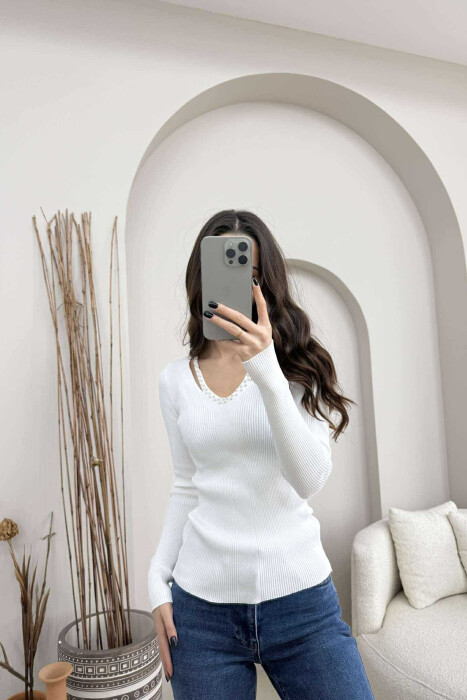 V NECK PEARL DETAILS ONE COLOR WOMEN SWEATER WHITE-E BARDHE - 2