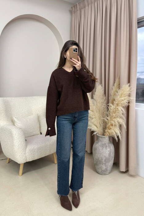 V NECK SLEEVE BUTTONS WOMEN SWEATER DARK BROWN/KAE 