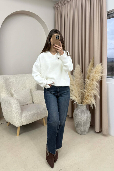 V NECK SLEEVE BUTTONS WOMEN SWEATER WHITE-E BARDHE 