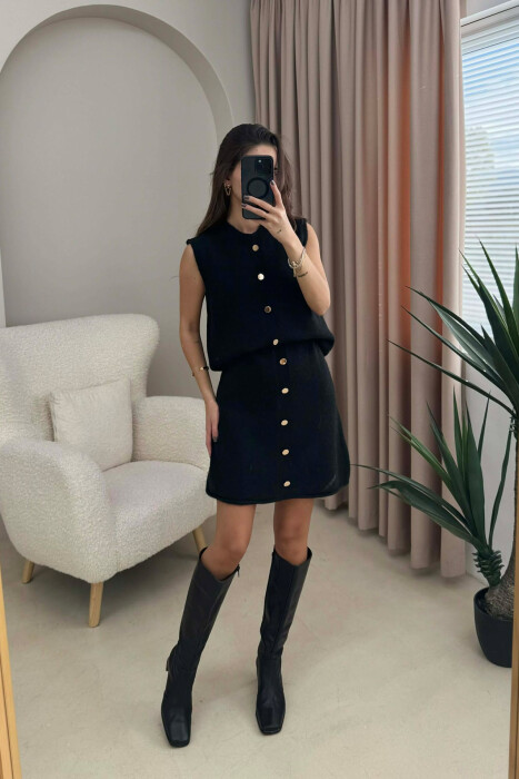 SET I THURRUR ME DETAJIN E BUTONAVE JELEK+FUND PËR FEMRA NË NGJYRË TË ZEZË - KLAUDIO FASHION