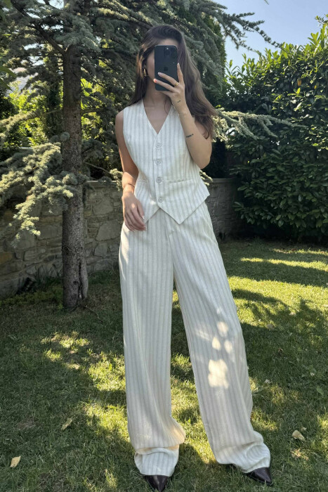 SET I THJESHTË ME VIJA JELEK+PANTALLONA PËR FEMRA NË NGJYRËN KREM - KLAUDIO FASHION