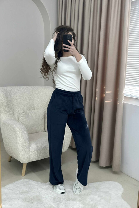 TUTA TË GJERA VELVET PËR FEMRA NË NGJYRËN BLU - KLAUDIO FASHION