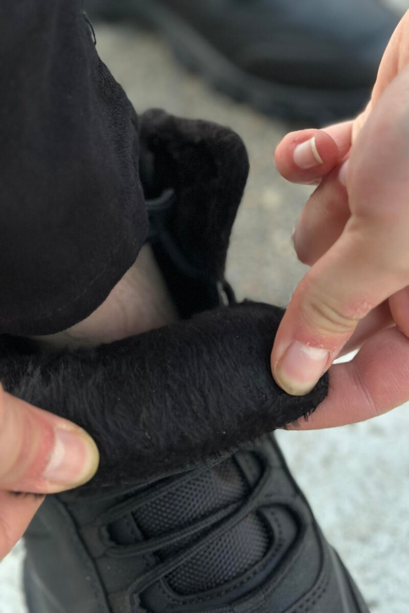 KËPUCË ME QAFË PËR MESHKUJ NË NGJYRË TË ZEZË - 4