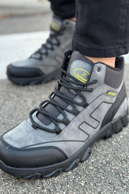 KËPUCË ME QAFË PËR MESHKUJ NË NGJYRË GRI TË ERRËT - KLAUDIO FASHION