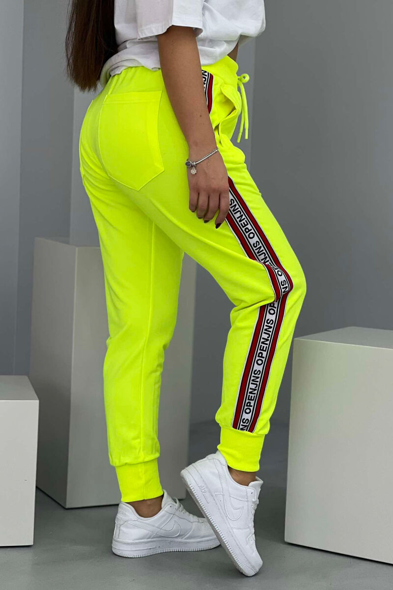 WRITTINGS COTTON POCKET WOMAN SWEATPANTS NEON/NEON - 4