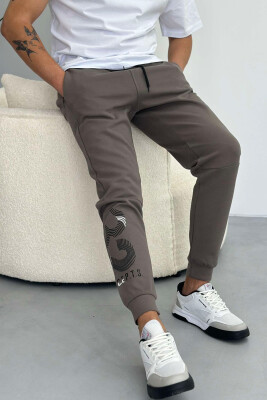 WRITTINGS ONE COLOR MEN SWEATPANTS BROWN/KAFE 